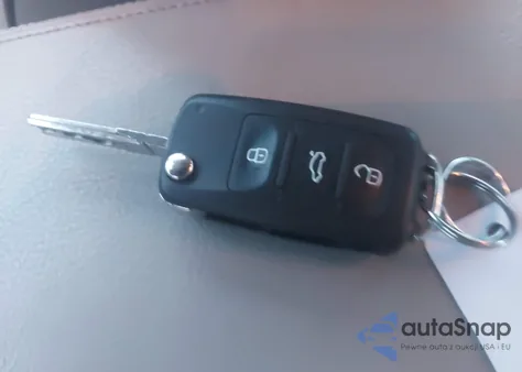 2017 Volkswagen Passat 1.8T R-Line z USA, uszkodzony, nr VIN 1VWDT7A37HC059533